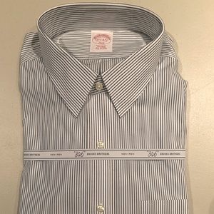 Brooks Brothers Men White Blue Stripe Button Down